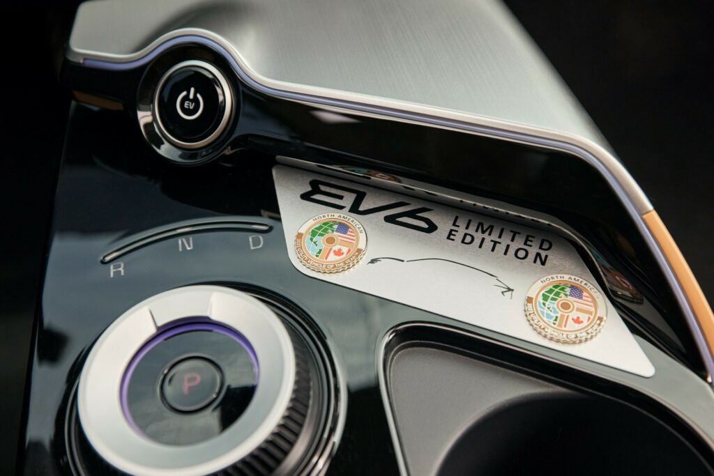 كيا EV6 تحصل على إصدار حصري للاحتفال بلقب أفضل سيارة متعددة الاستخدامات لهذا العام 1