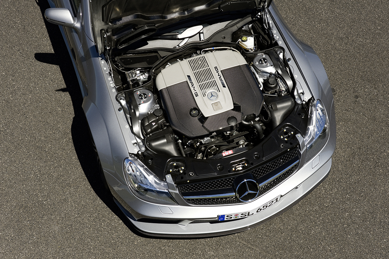 لماذا تعد مرسيدس AMG SL 65 بلاك سيريس واحدة من أفضل سيارات مرسيدس الرياضية على الإطلاق؟ 1