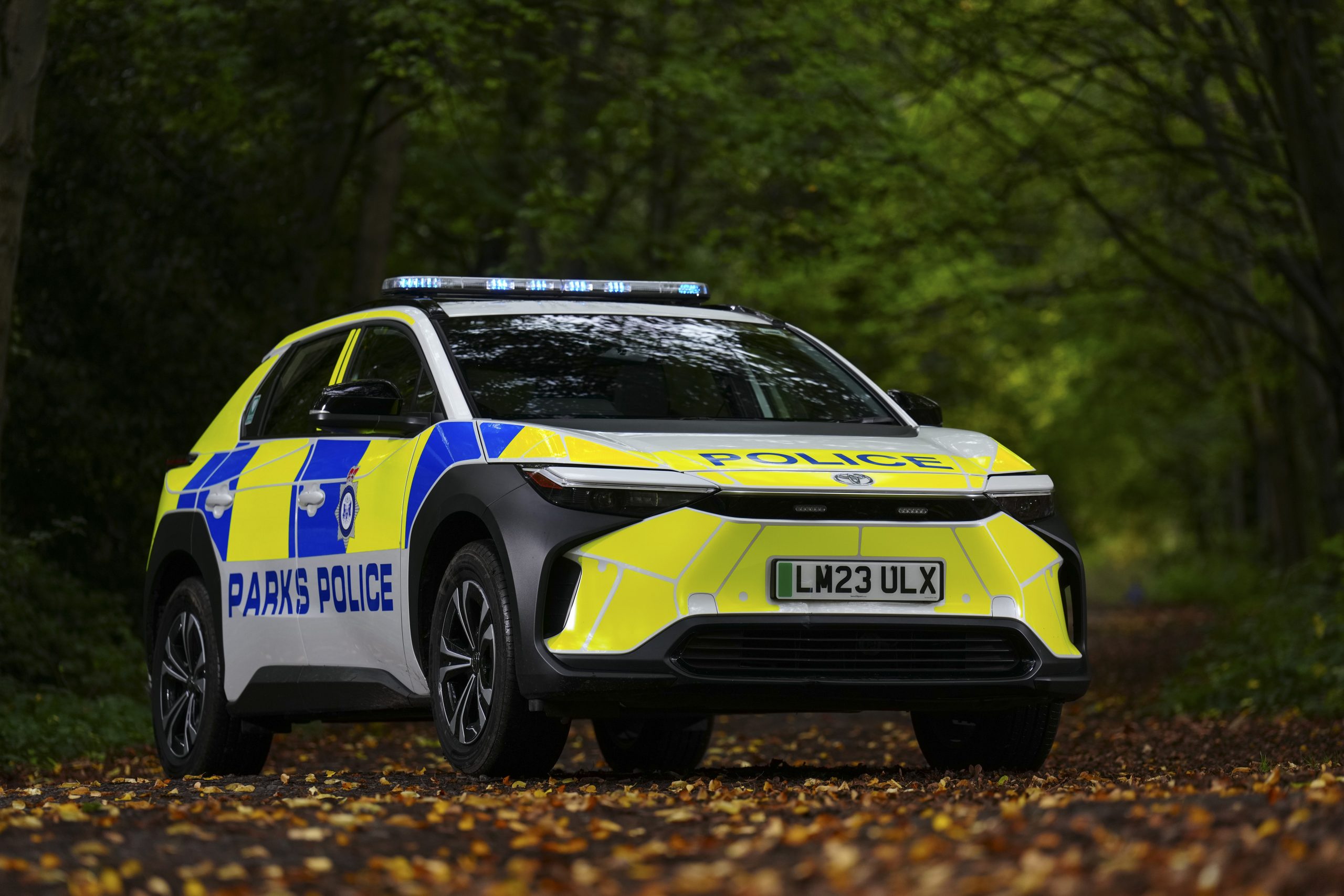 تويوتا bZ4X الكهربائية هي سيارة الشرطة الجديدة في لندن 1