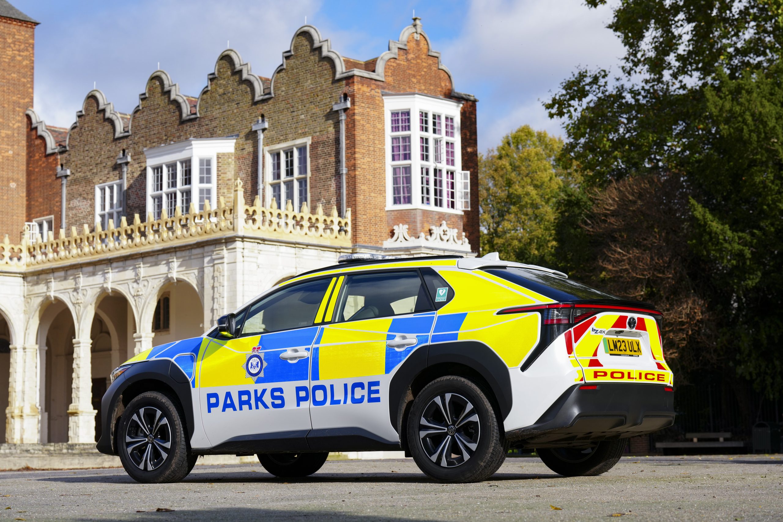 تويوتا bZ4X الكهربائية هي سيارة الشرطة الجديدة في لندن 4