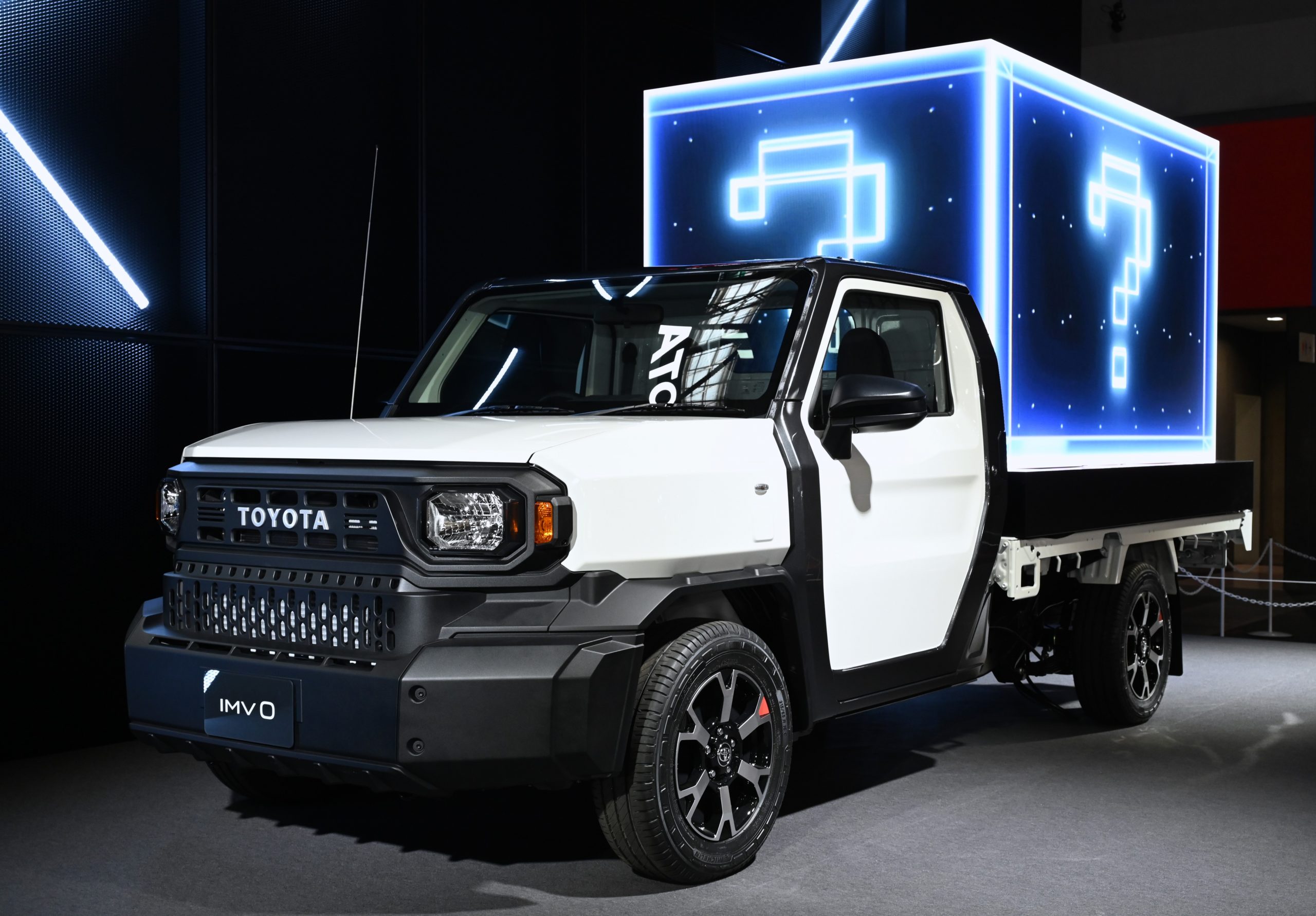 تويوتا تطرح شاحنة هايلكس تشامب الجديدة كلياً في آسيا بثلاثة محركات وتصميم عضلي 1