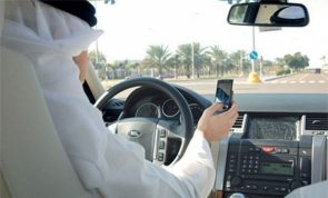 "أمن الطرق" يوضح 4 مخاطر لاستخدام الهاتف أثناء القيادة 6