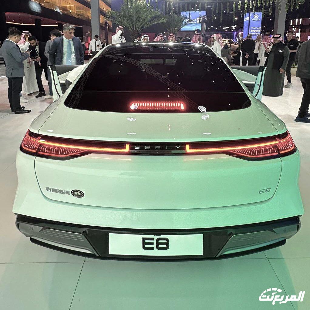 جيلي E8 الجديدة.. هل تضع معيارًا جديدًا لكفاءة السيارات الكهربائية؟ 6