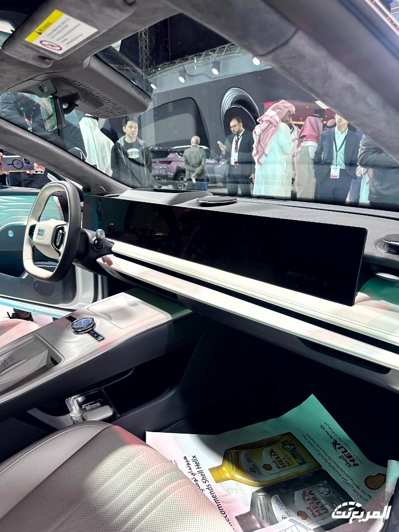 جيلي في معرض الرياض تكشف عن طراز كهربائي وآخر يعمل بالميثانول وسيارة سيدان متوسطة الحجم 18
