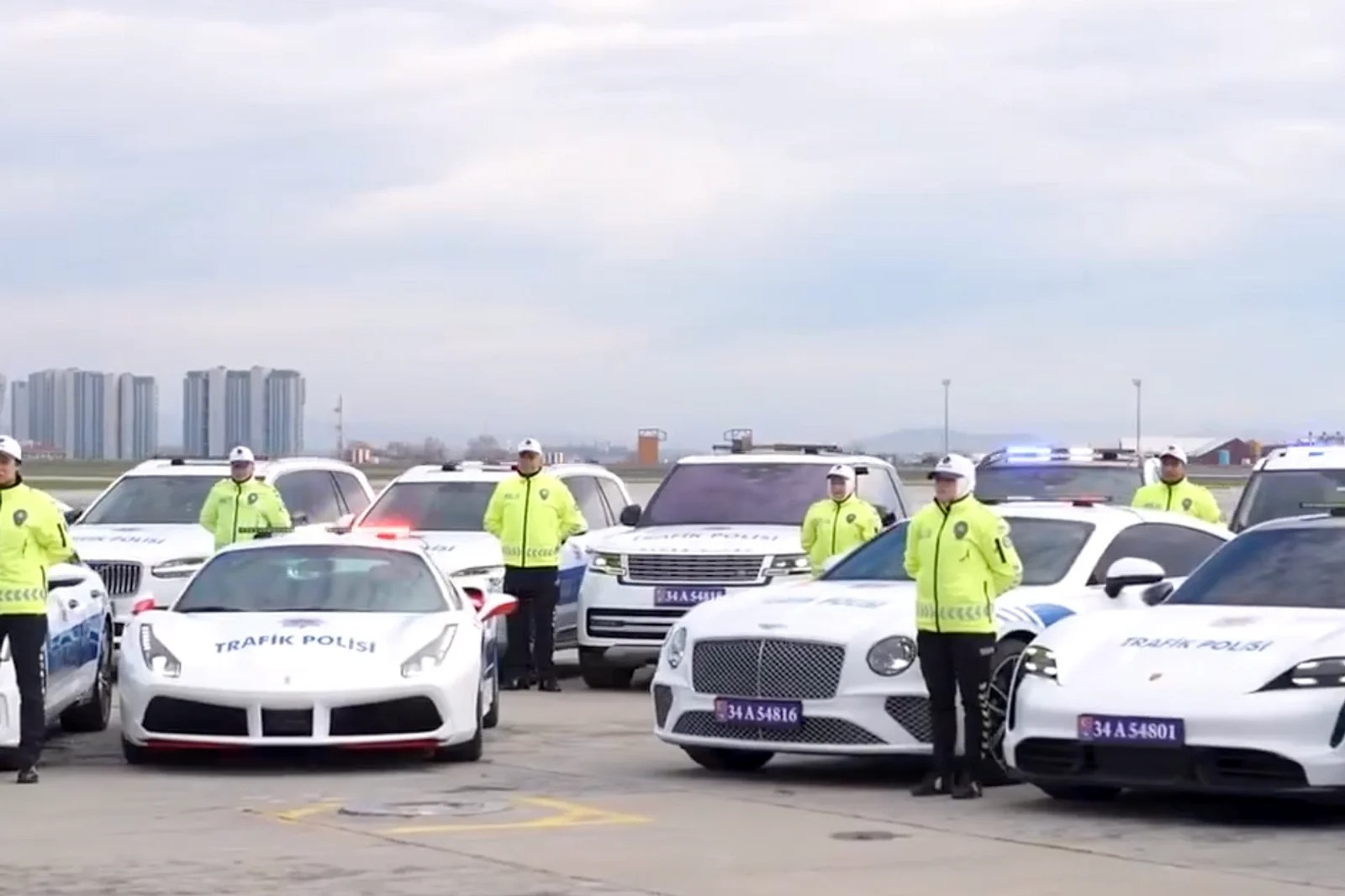 الشرطة التركية تضم مجموعة سيارات فاخرة وخارقة لأسطولها بقيمة تتجاوز 3 ملايين دولار 2