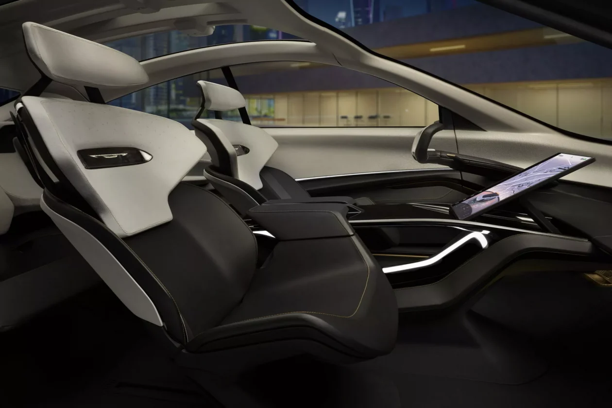 كرايسلر تكشف عن سيارة اختبارية غير تقليدية تمهد للمستقبل الكهربائي للعلامة 21