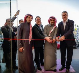 الوعلان للتجارة تفتتح مركزاً متكاملاً لعلامة رينو في الرياض، وتعلن عن خطط لافتتاح مراكز إضافية في جدة والدمام  196