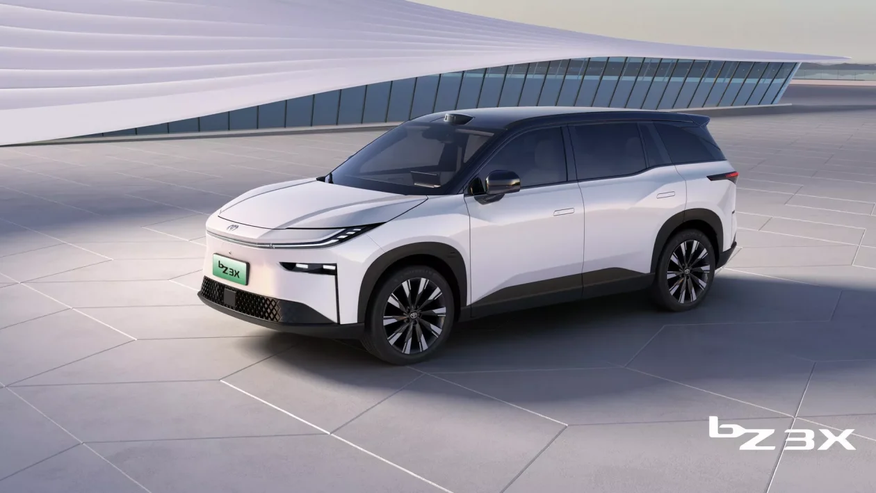 تويوتا تكشف عن سيارتي SUV كهربائيتين جديدتين كلياً في معرض بكين بتصاميم انسيابية وداخلية فاخرة 4