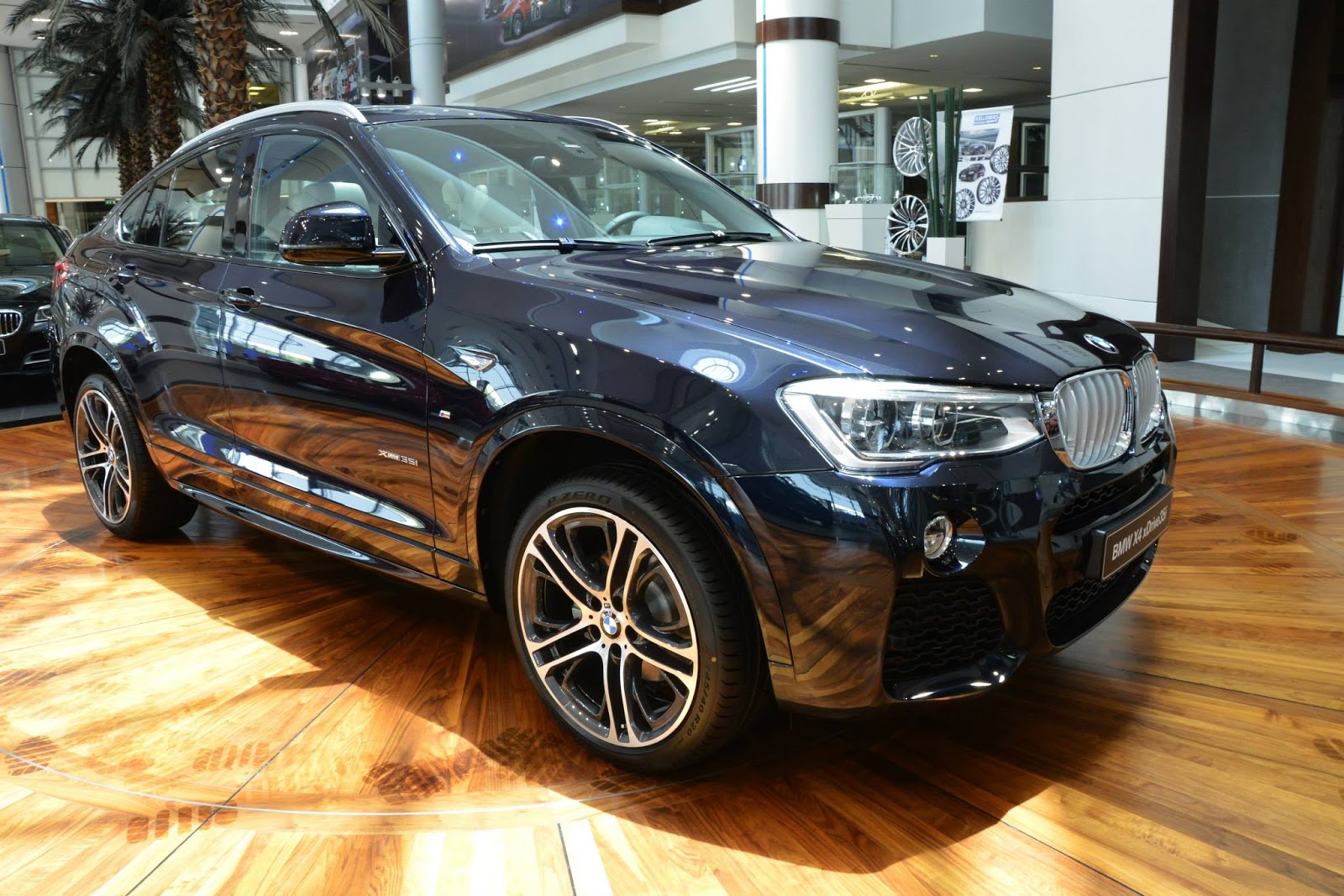 BMW-X4-Carbon-Black-M-Sport-10