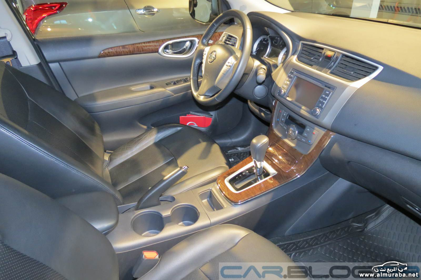 Nissan-Sentra-2015-interior (3)