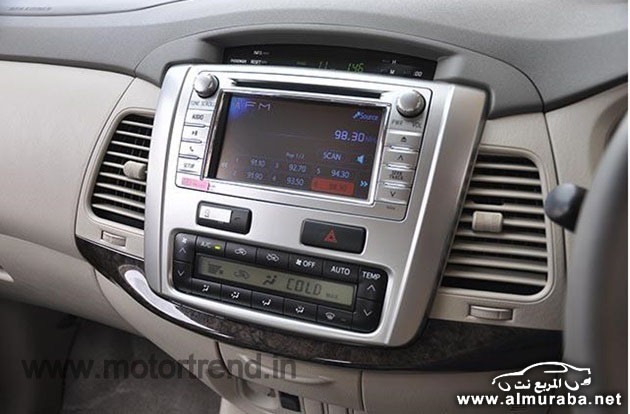 Toyota-Innova-Facelift-music-system