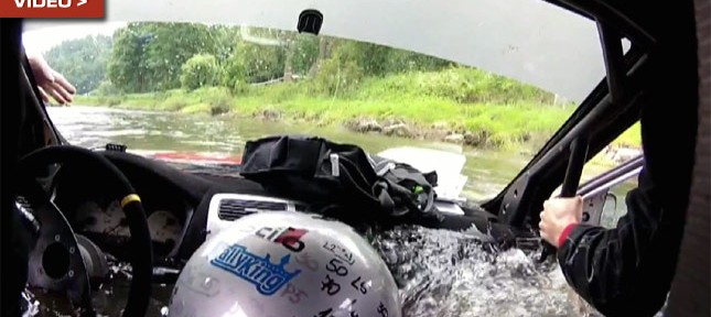 “بالفيديو” سيارة سباق هوندا سيفيك تايب آر تنقلب في النهر