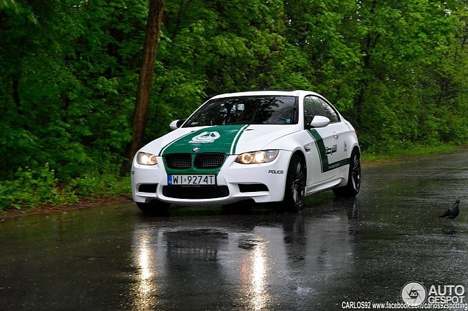 “بالصور” بي ام دبليو M3 سيارة شرطة دبي الجديدة رصدت في بولندا خلال اختبارها