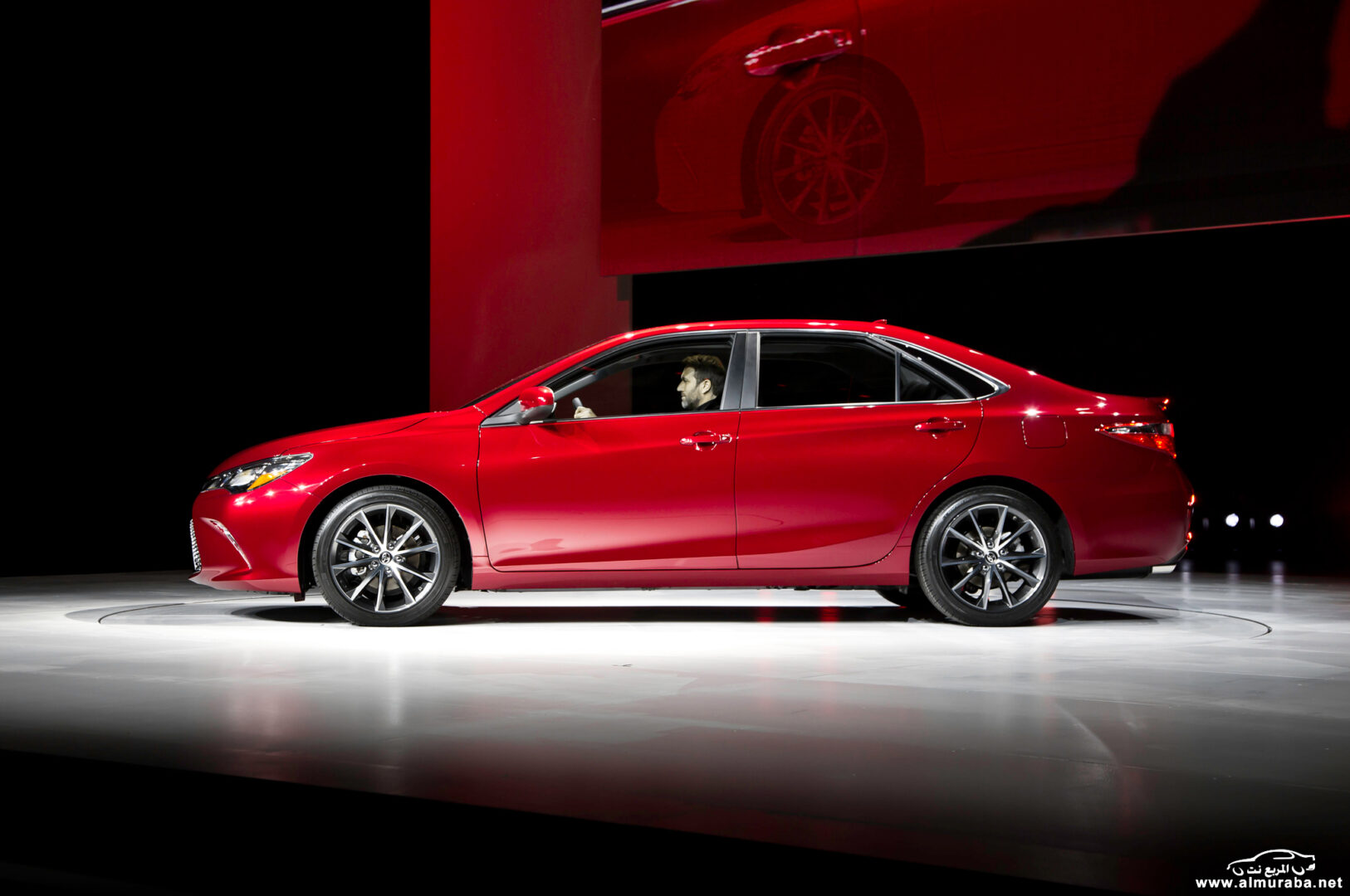http---image.motortrend.com-f-roadtests-sedans-1404_2015_toyota_camry_first_look-72679284-2015-Toyota-Camry-side-profile