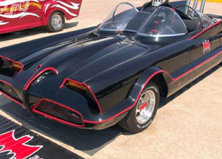 “بالصور” شاهد سيارة باتمان الجديدة التي سيتم عرضها في فيلم “باتمان ضد سبايدرمان”