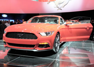 موستنج 2015 الجديدة كلياً بالمواصفات الامريكية صور وفيديو Ford Mustang 1