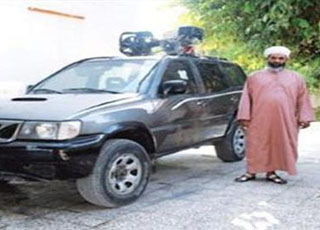“بالصور” حارس في شرطة أبوظبي يخترع محرك سيارة يعمل بضغط الهواء فقط