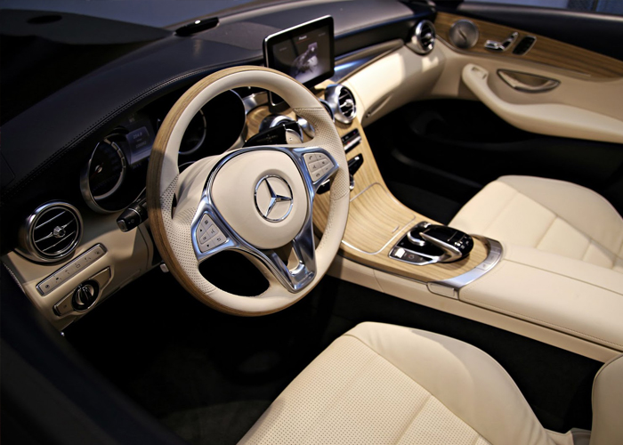 مرسيدس 2016 سي كابريوليه تكشف داخلية سيارتها القادمة في المانيا Mercedes-Benz C-Class 3