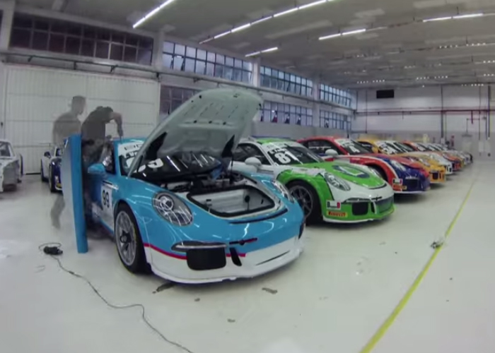 “فيديو” شاهد كيف يتم تجميع سيارة بورش GT3 Cup الخاصة للسباقات