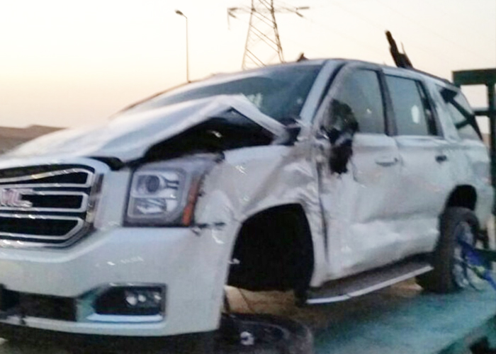 "بالصور" أول حادث انقلاب جمس يوكن 2015 في السعودية GMC Yukon 6