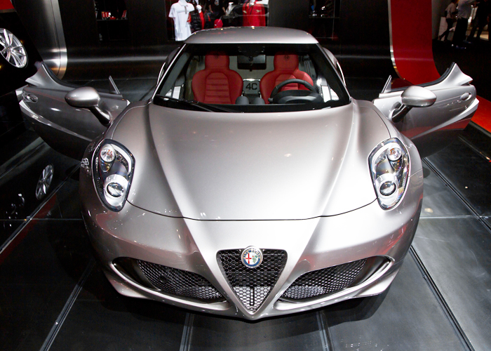 الفا روميو تخطف عيون الحاضرين في معرض نيويورك بـ 4C الجديدة Alfa Romeo 7