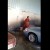 “فيديو” شاهد مواطن يوثق سرقة عامل مغسلة اساور ذهب من سيارته