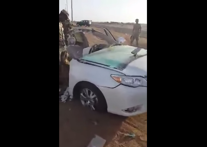 "فيديو" شاهد حادث سير في السعودية يقسم سيارة من نوع تويوتا إلى نصفين 3