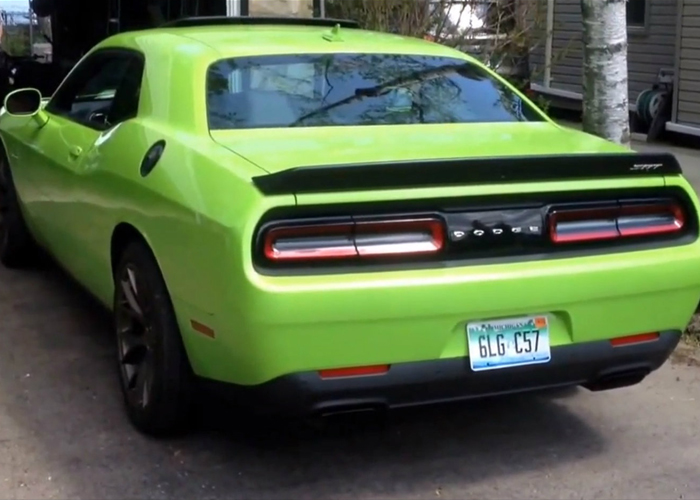 “بالفيديو” دودج تشالنجر 2015 اس ار تي الجديدة باللون الاخضر Dodge Challenger SRT