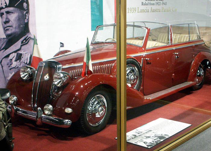 “بالصور” شاهد سيارة الديكتاتور الايطالي بينيتو موسوليني التي بيعت بسعر بمليون ريال